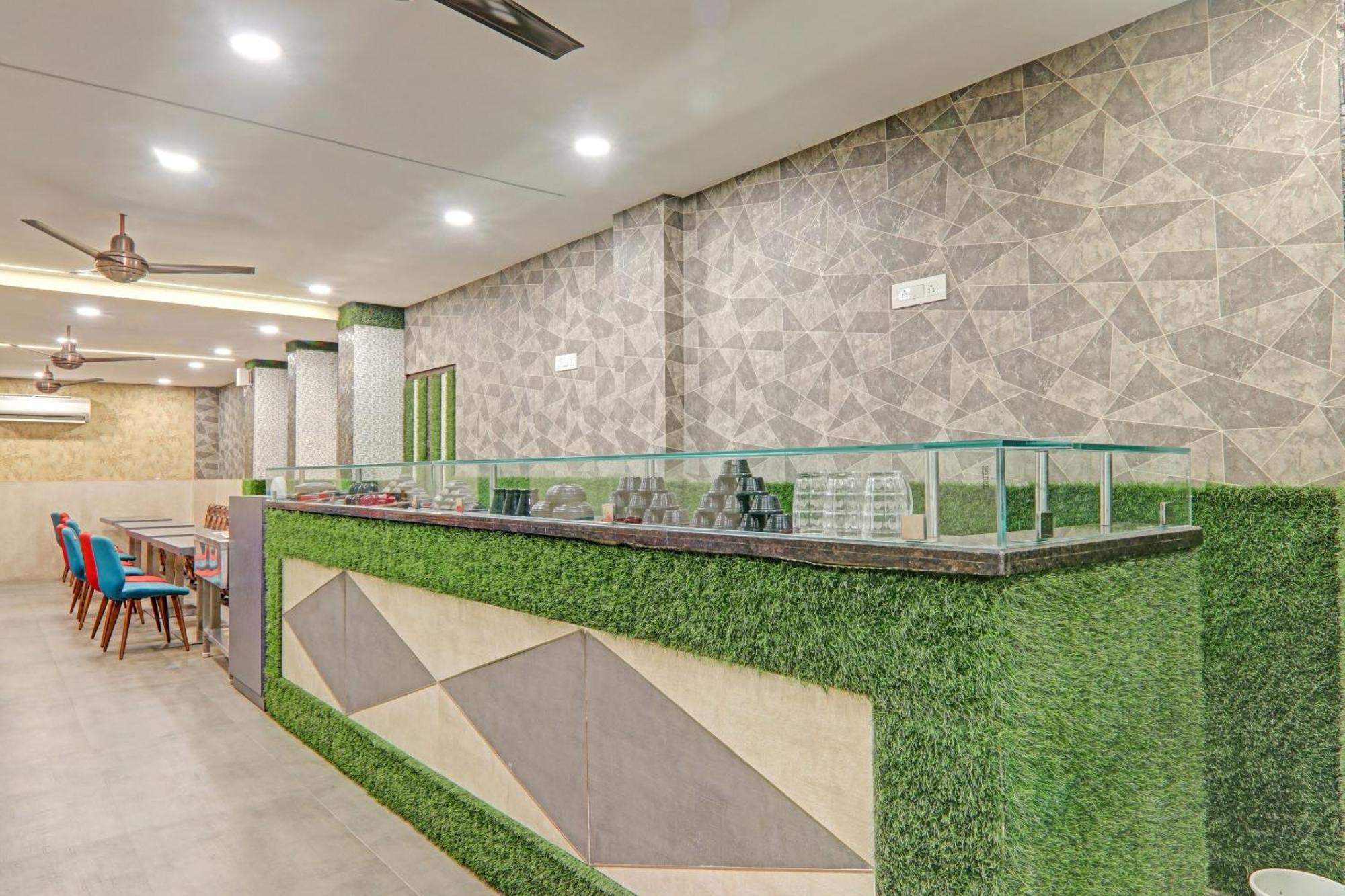 Townhouse Relax Inn Chinhat エクステリア 写真